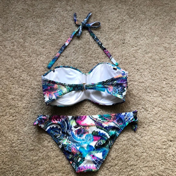 Victoria’s Secret Twist Front Bandeau Bikini - Picture 5 of 8